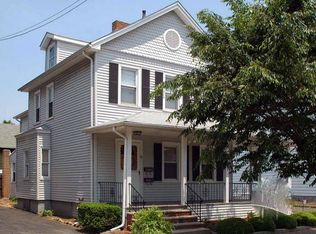 70 W Somerset St, Raritan, NJ 08869