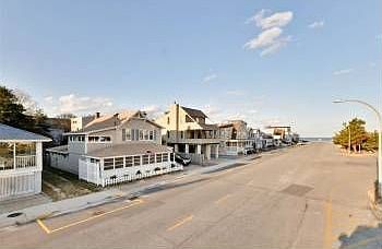 1st image of 17 Lake Ave