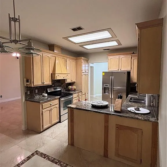 3618 N 34th Ln — Photo 8