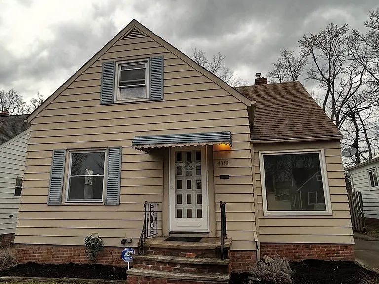 4181 Harwood Rd — Photo 1