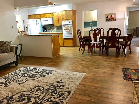 2nd image of 4406 McArthur Cir