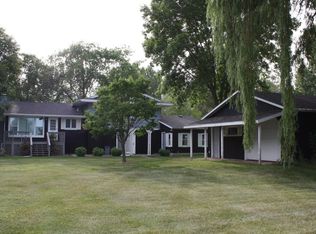 N9099 Lakeshore Dr, Van Dyne, WI 54979