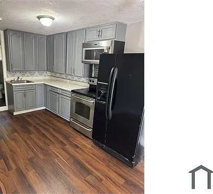 2 bed, $1,300 — Photo 3
