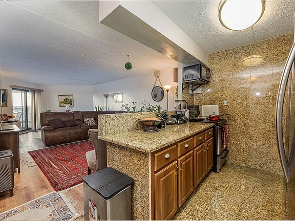 4th image of 725 Miller Ave APT 329