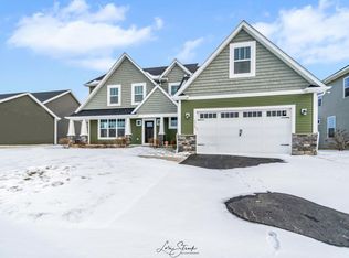 2324 Surrey St, Sycamore, IL 60178