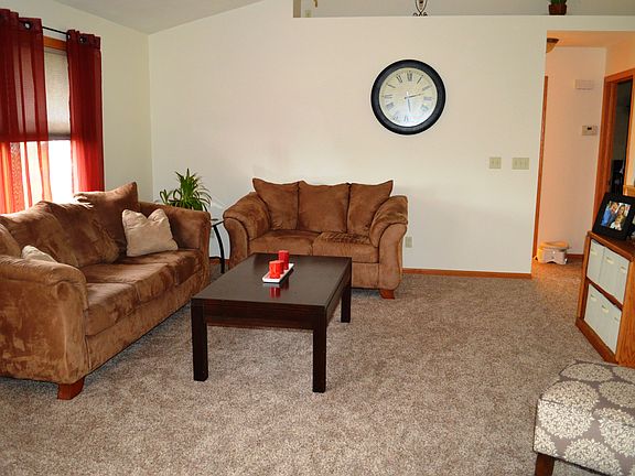 2nd image of 4513 Parkwood Dr