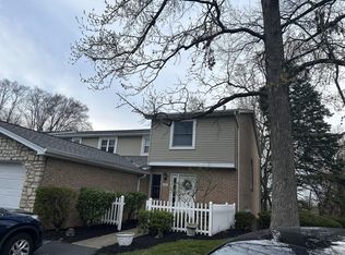 1010 Parkcrest Ln, Park Hills, KY 41011