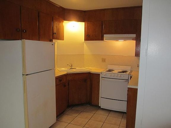 5th image of 160 E Placer St APT 6