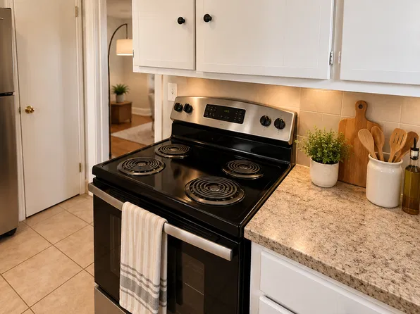 S0067 - 47 Oxford, 47-49 Oxford St #1S, Hartford, CT 06105