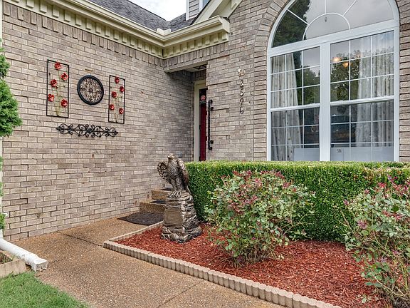 5th image of 2596 Douglas Ln