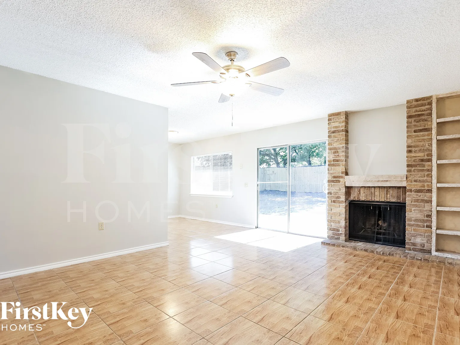 3 bed, 2.0 bath, 1244 sqft, $1,280 — Photo 4