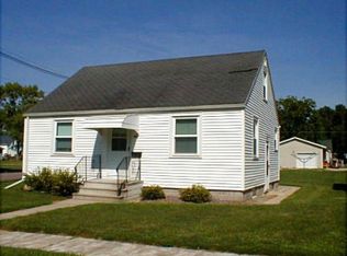 401 3rd Ave SE, Wells, MN 56097