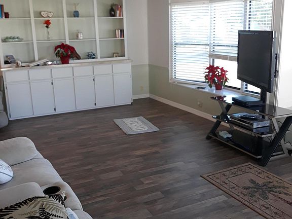 3rd image of 362 Dolphin Cir