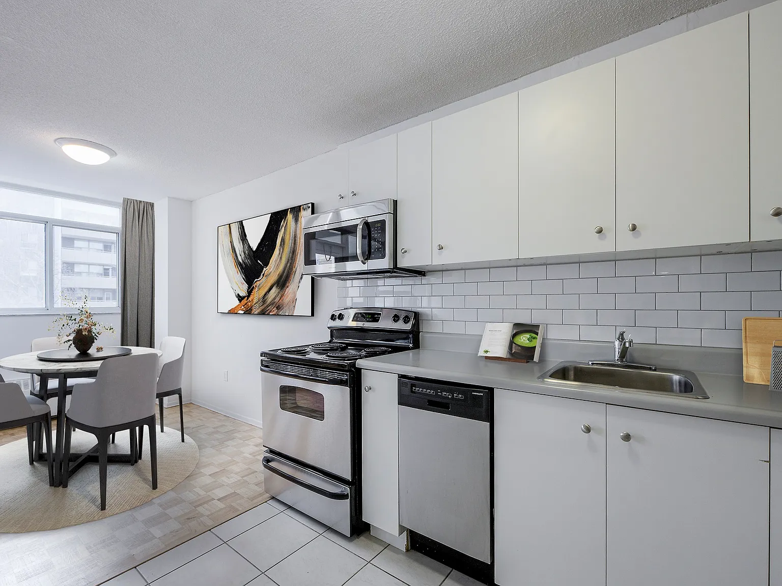 25 Cosburn Avenue — Photo 3