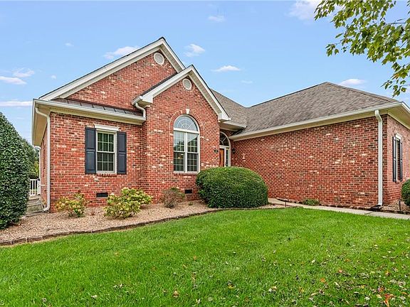 4th image of 133 Fox Den Cir
