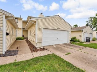 3075 Willowwood Dr, Bettendorf, IA 52722
