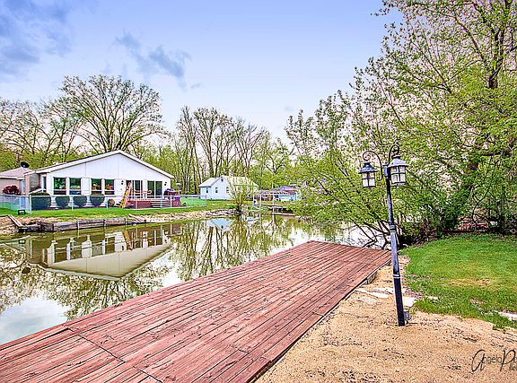 3rd image of 26153 W Heart O Lakes Blvd