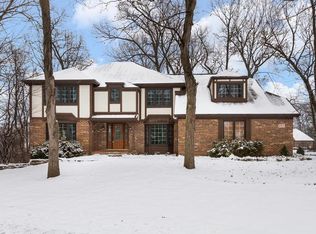 955 Ridgewood Ct, West Chicago, IL 60185