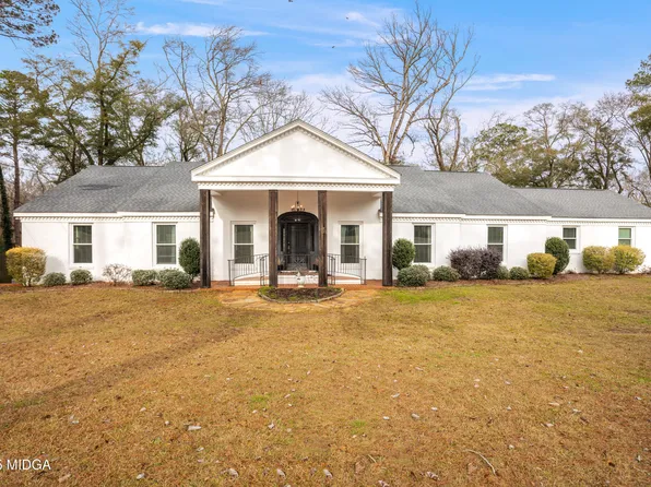 715 College St, Montezuma, GA 31063