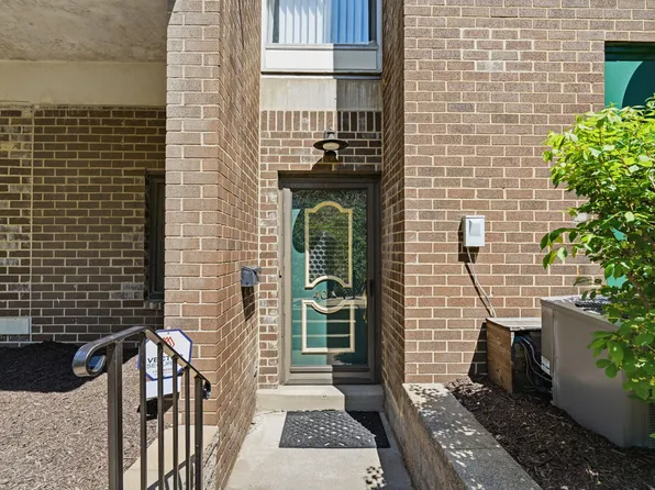 4007 Charlemagne Cir, Pittsburgh, PA 15237