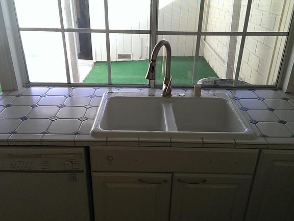 4th image of 1011 Quiet Creek Ln