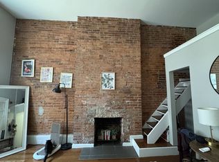 2127 Walnut St APT 1F, Philadelphia, PA 19103