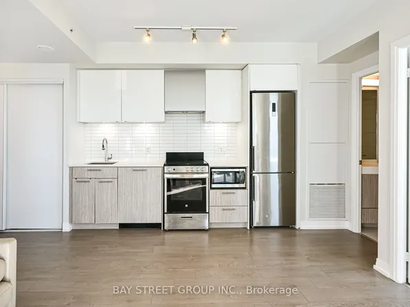 251 Jarvis St #4703, Toronto, ON M5B 0C3