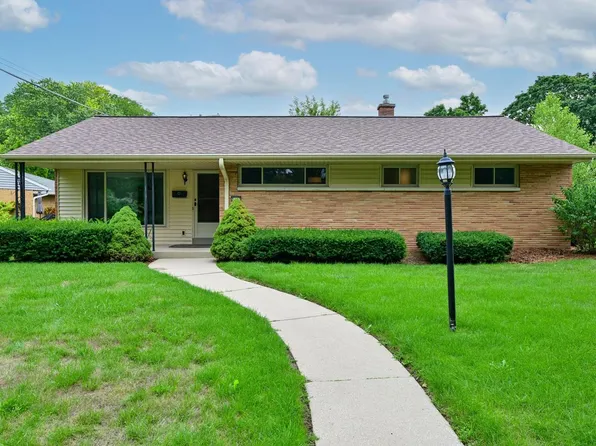 8143 W Raymond LANE, West Allis, WI 53219