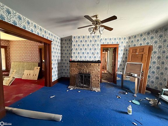 2nd image of 222 S Main St