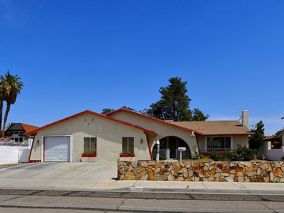 2nd image of 1956 E Hacienda Ave