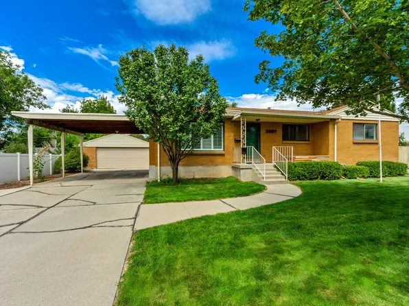 2067 E Sahara Dr, Holladay, UT 84124