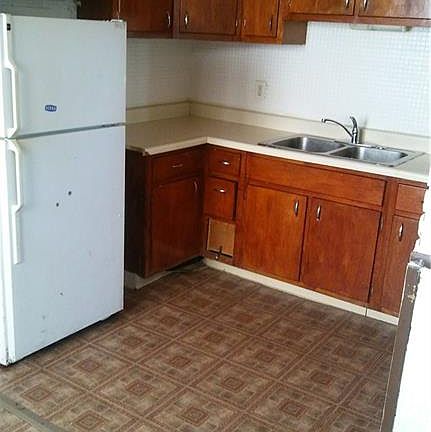 2nd image of 2045 W 91st St