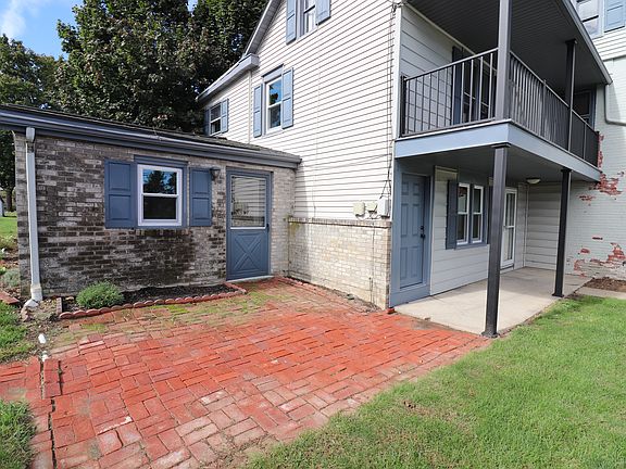 2nd image of 222 W Newport Rd