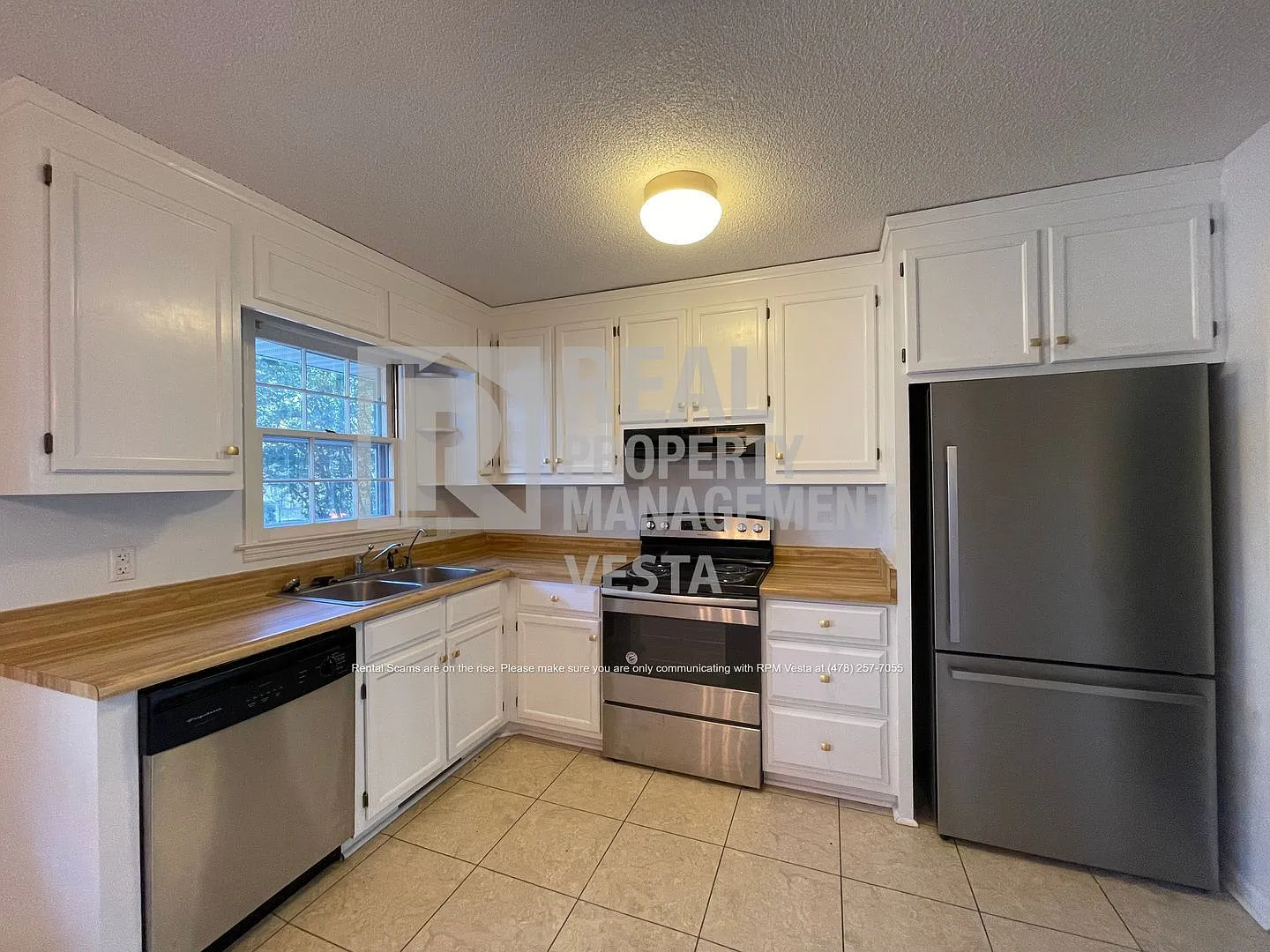 3 bed, 2.0 bath, 1900 sqft, $1,750 — Photo 2