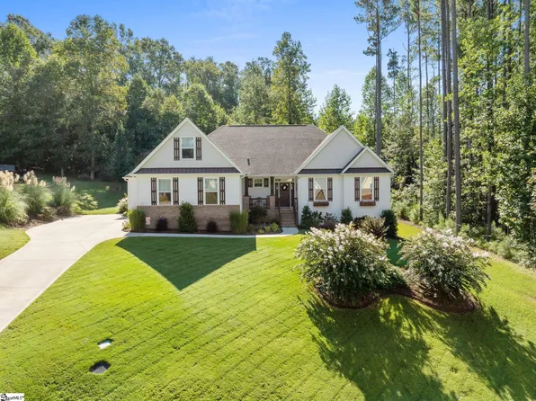 35 Pinerock Dr, Travelers Rest, SC 29690