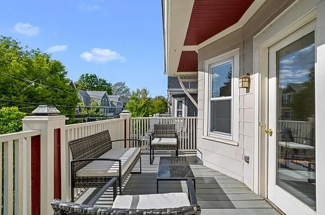 5 bed, 1600 sqft, $7,000 — Photo 3