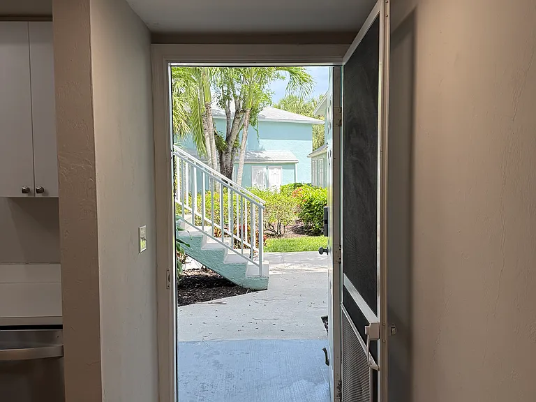 28230 Pine Haven Way — Photo 3
