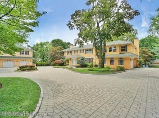 738 Todt Hill Rd, Staten Island, NY 10304