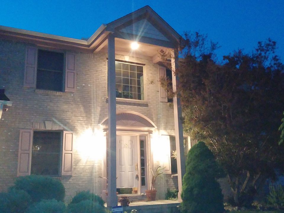 1st image of 3921 S Valleybrook Clayton