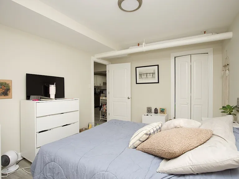 732 W Roscoe St #AGN — Photo 16