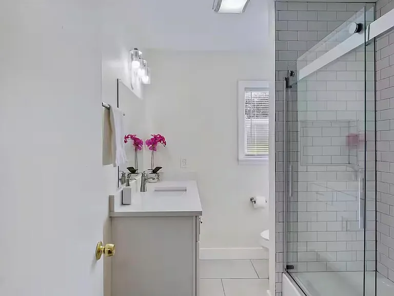 221 S Hale Ave #1 — Photo 12