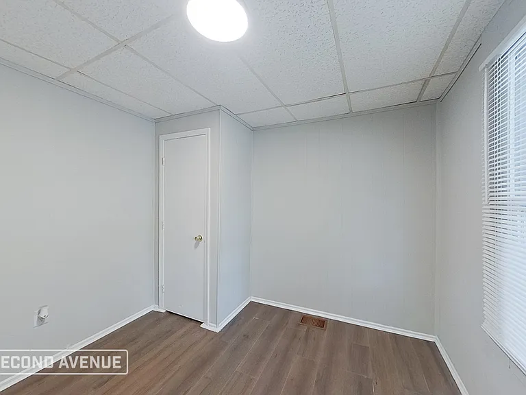122 S Longworth Ave — Photo 7