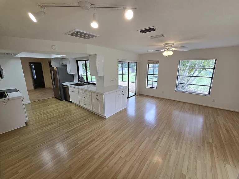 3696 McComb Ln — Photo 6