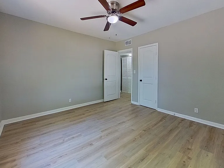 2853 College Street Quad — Photo 12
