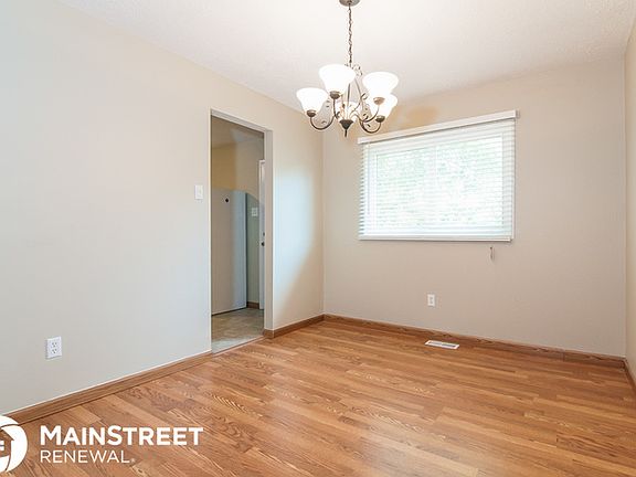 5th image of 2352 Kingsford Dr