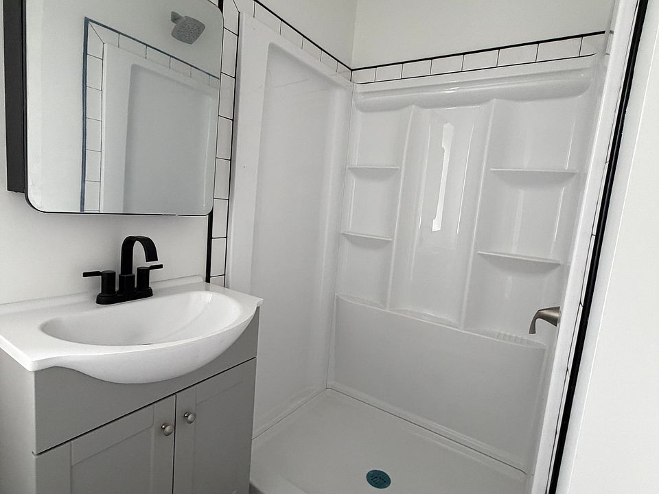 1st image of 3224 W Oxford St #4
