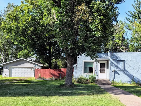 954 Maple Ave E, Mora, MN 55051