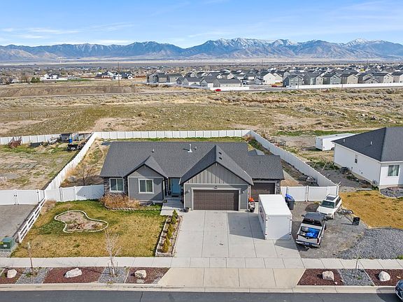 2nd image of 463 S Trejo Rd