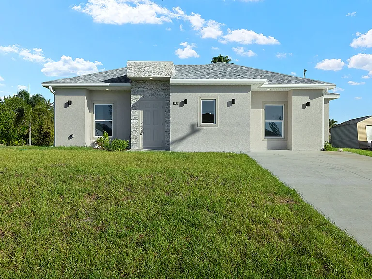 748 Foxtail St E — Photo 20