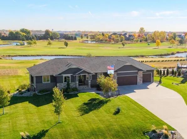 27261 Regal Ct, Sioux Falls, SD 57108